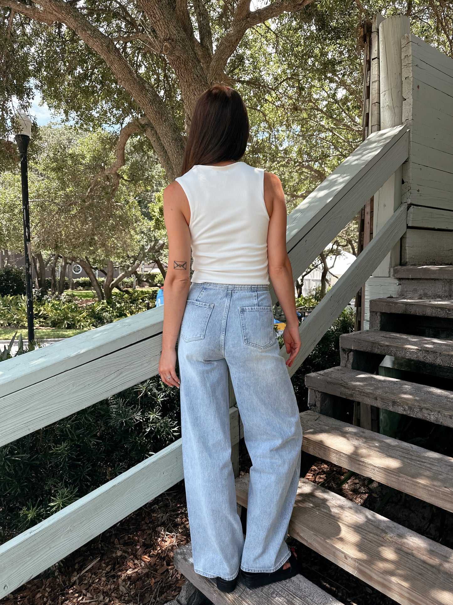 Wide Leg Light Wash Jean