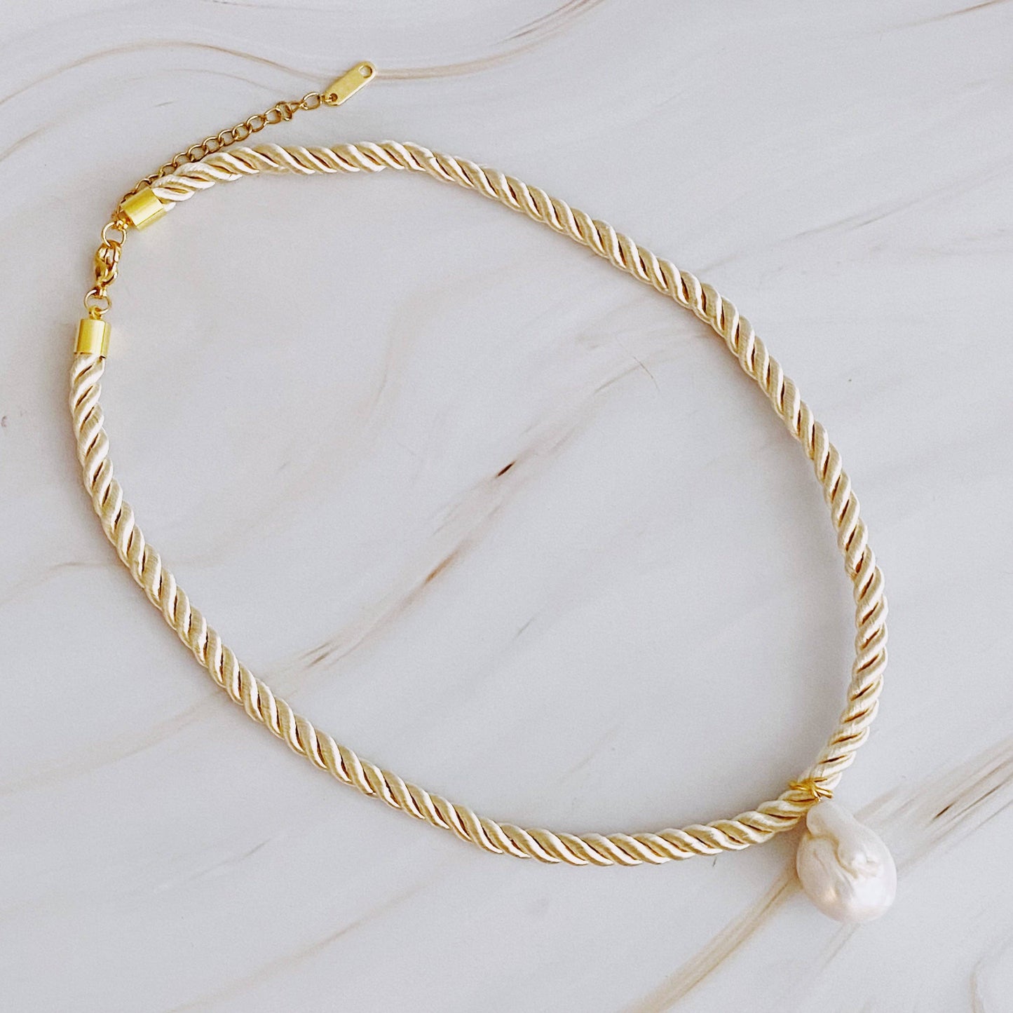 Baroque Pearl Rope Necklace Cream