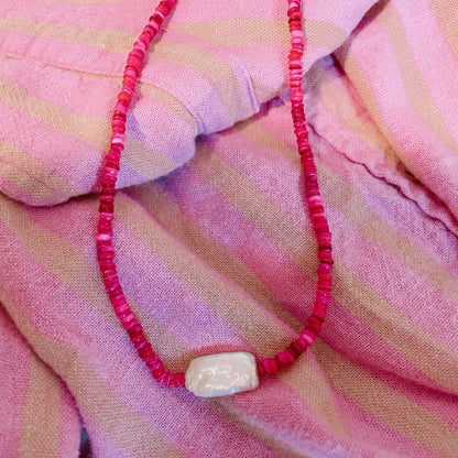 Driftaway Punch Pink Pearl Choker